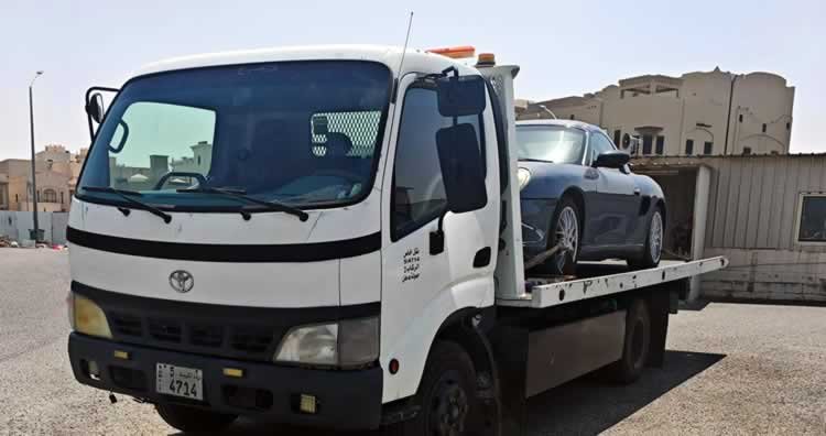 بدالة ونشات الكويت لخدمة الطرق لسحب ونقل السيارات عند الأعطال والحوادث. اتصل على 97710568 وحدد موقع السيارة والوجهة المطلوبة.
